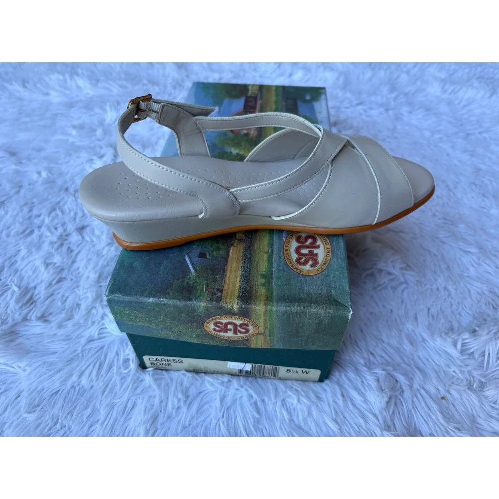 SAS Caress Bone Pearlized Leather Wedge Sandals Womens 8.5 W 0112-002